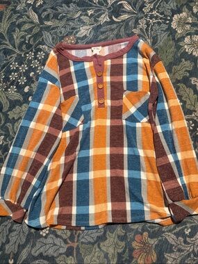 Fall Plaid Long-Sleeve Top